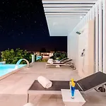 Luxury Complex 苏提万