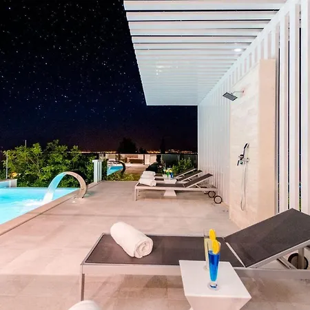 Luxury Complex سوتيفان