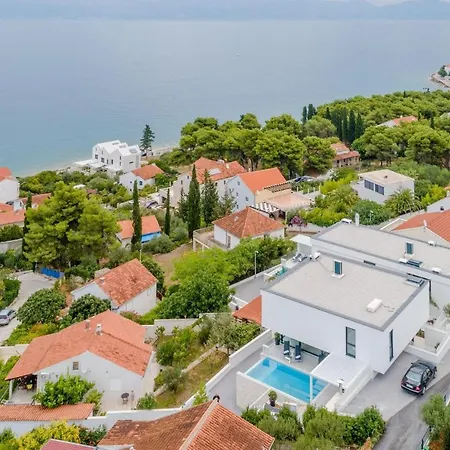 فيلة Luxury Complex