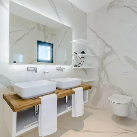 Luxury Complex Villa Sutivan