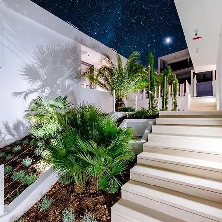 فيلة Luxury Complex *