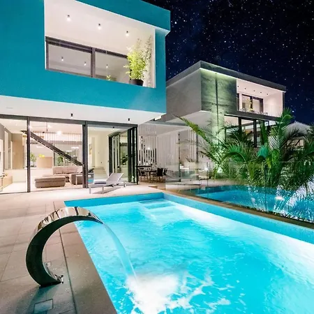 Villa Luxury Complex *