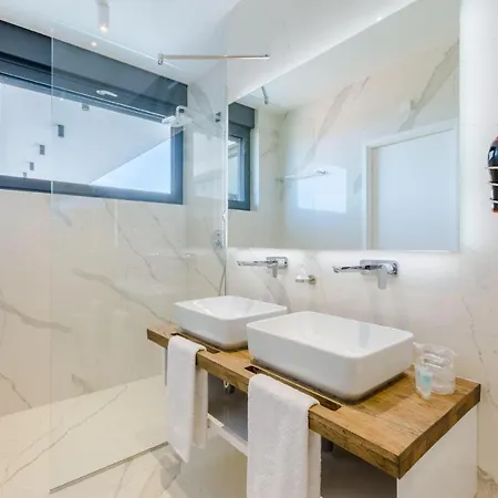 Luxury Complex Villa *