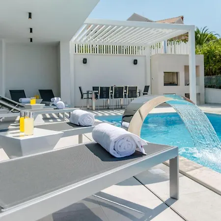 Luxury Complex Villa