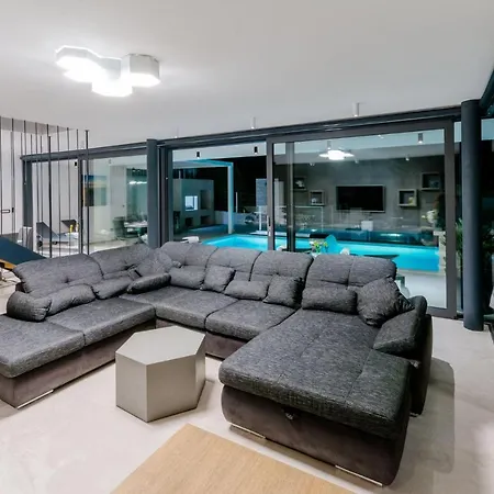Luxury Complex Sutivan