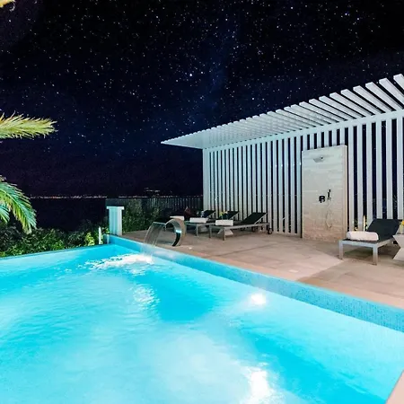 Luxury Complex Villa *