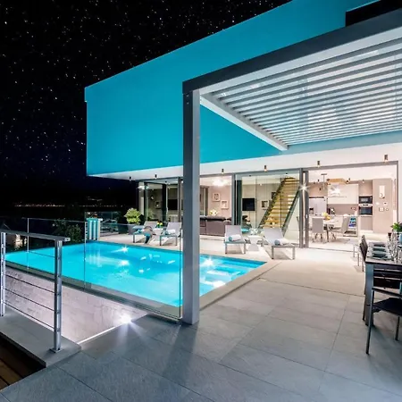 Luxury Complex Villa Sutivan
