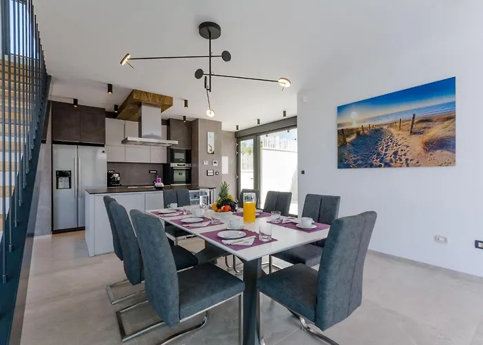 Luxury Complex * Sutivan