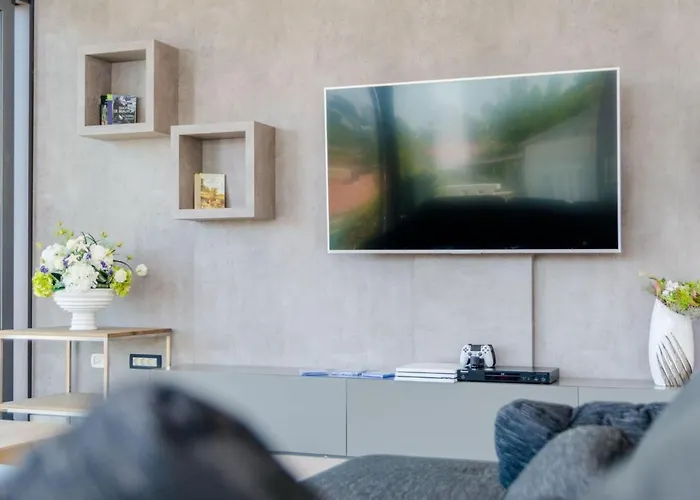 Luxury Complex * Sutivan