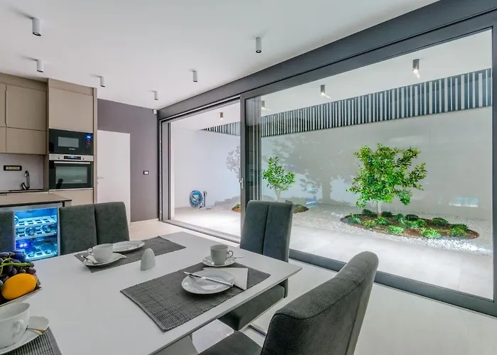 Luxury Complex * Sutivan