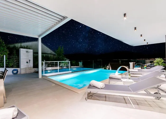 Luxury Complex Villa *