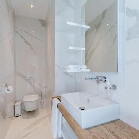 Vila Luxury Complex Sutivan